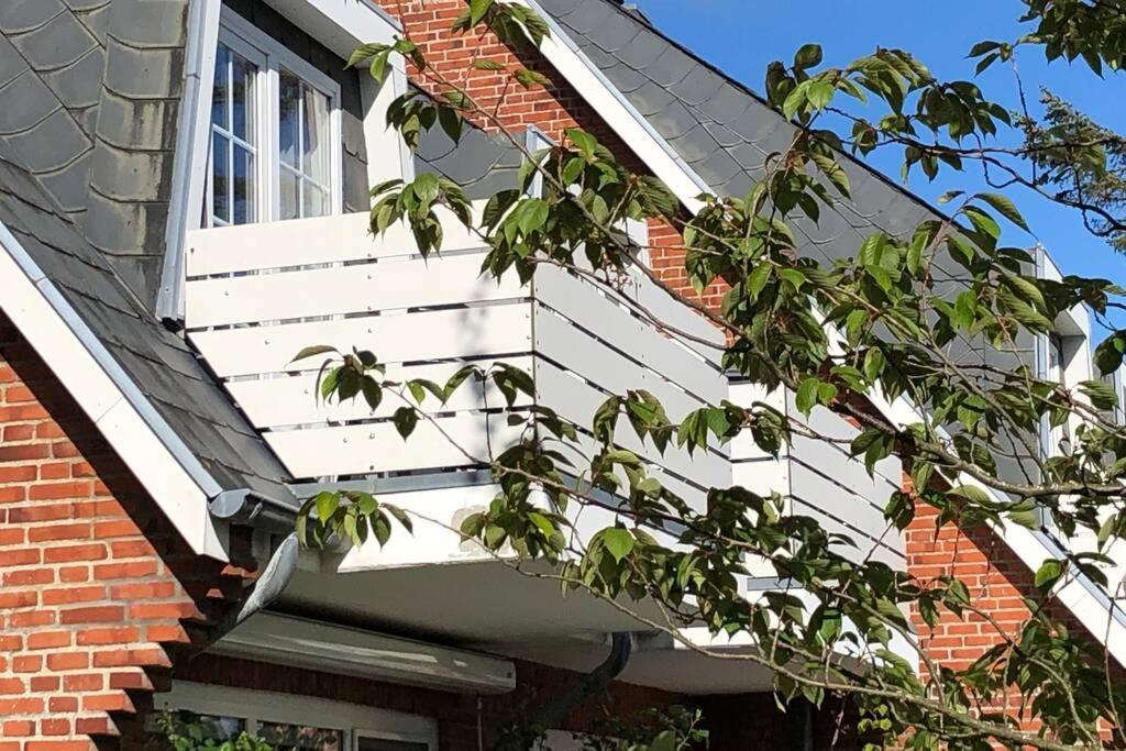Apartamento Maritim Und Individuell In Wenningstedt Mit Balkon Exterior foto